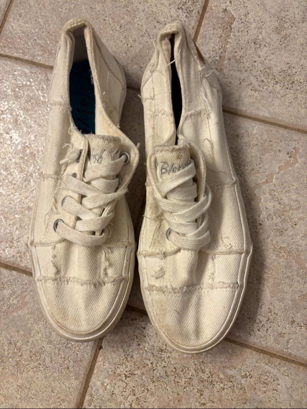 Blank Canvas Women's Cream Casual Sneakers